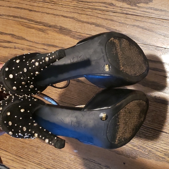 ⭐HOST PICK⭐Bcbg Studded Suede Pump - Picture 7 of 9